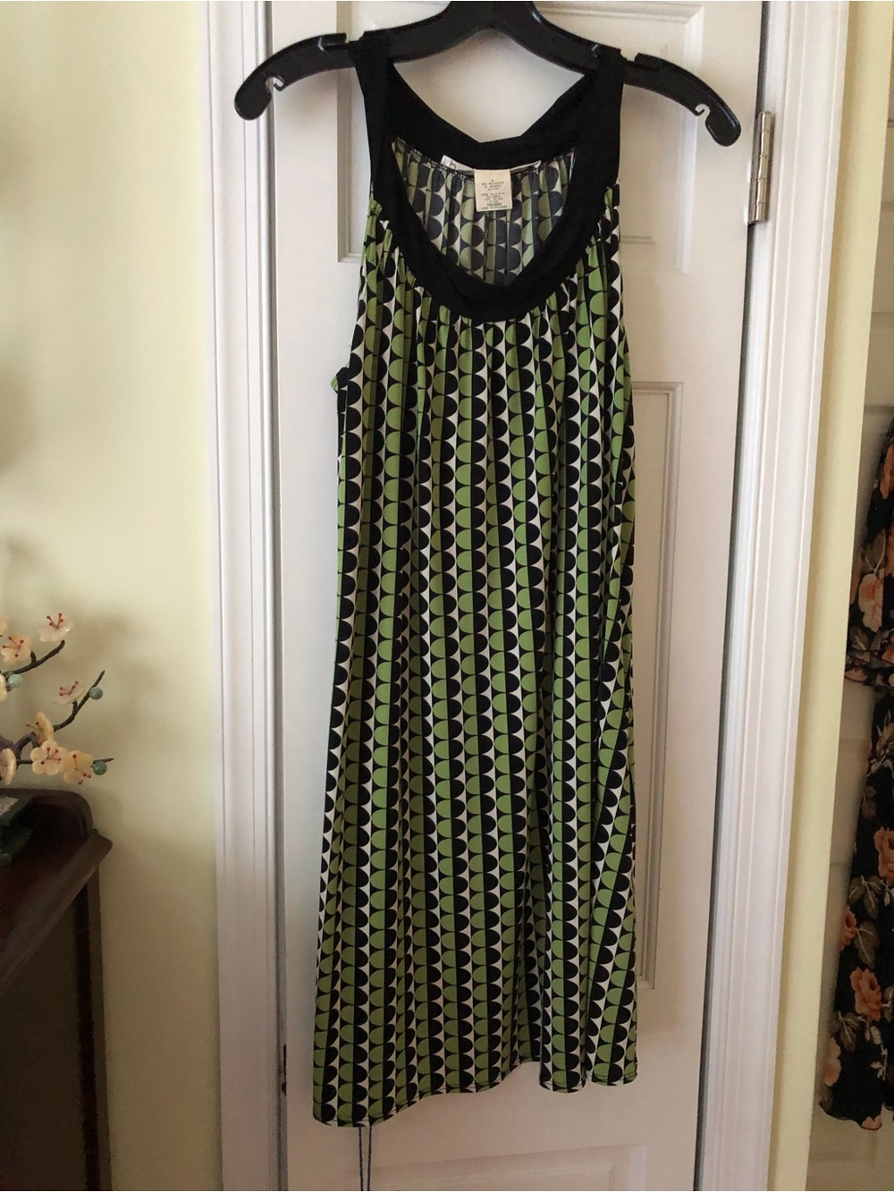 Sleeveless Geometric Print Maxi Dress - Black & Lime Green.